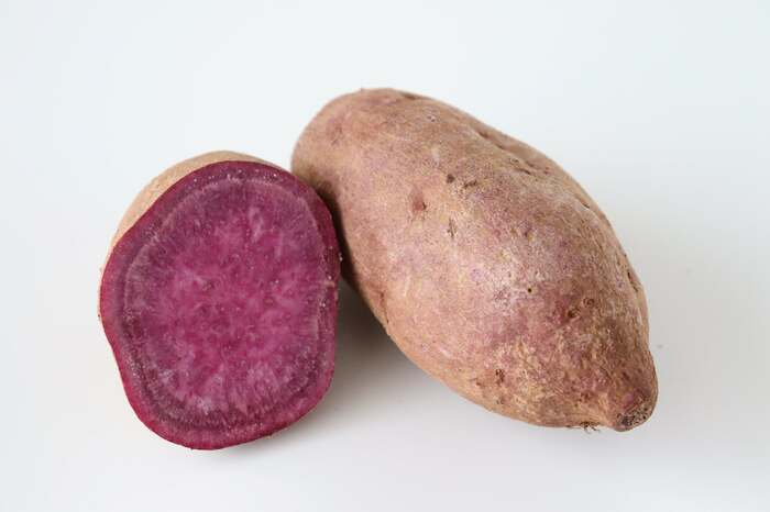 アントシアニン豊富な紫いもや紅いも。写真は沖縄産「ちゅら恋紅」