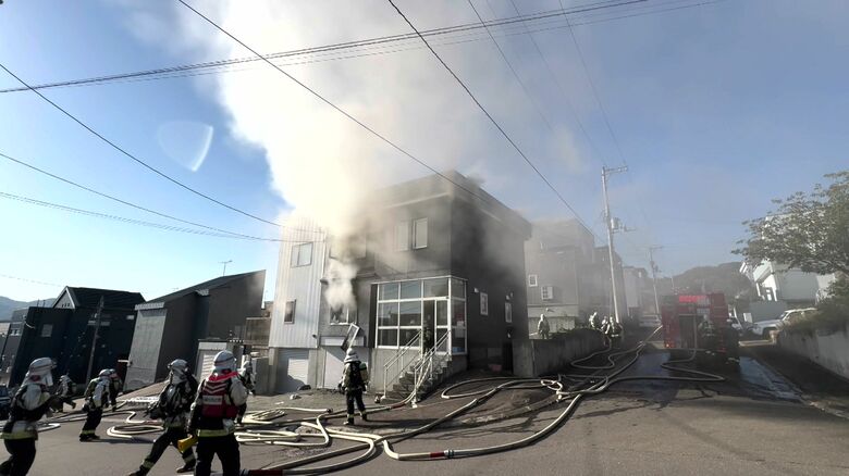 「自分の部屋に火をつけた」恥骨を折り病院搬送された53歳男＿入所していた障がい者施設に放火した疑いで逮捕＿入所者や従業員にけがなし＿警察は動機など調べる＜北海道札幌市＞｜FNNプライムオンライン