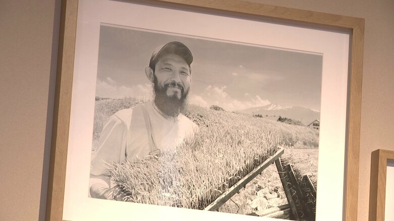 「生産者のこだわりを届けたい」と店に飾られている写真