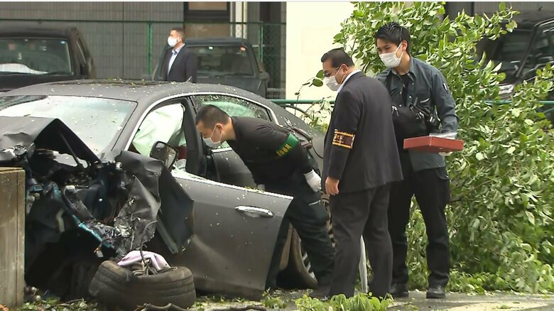 大破したマセラティ。バジョナ・ロドリゲス容疑者が、運転中も覚醒剤を使用していた疑いもあるとみて、警察が調べている（2022年6月）