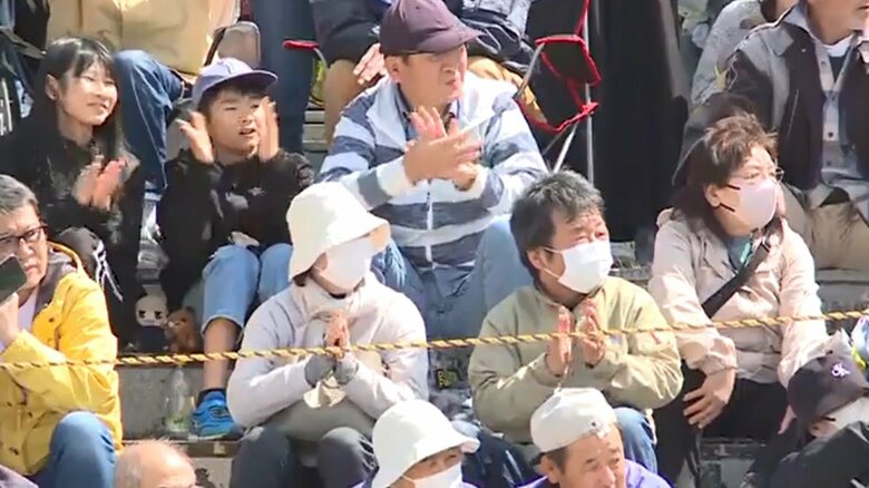 2024年大会で拍手を送る観客 「感動した」と話す人も