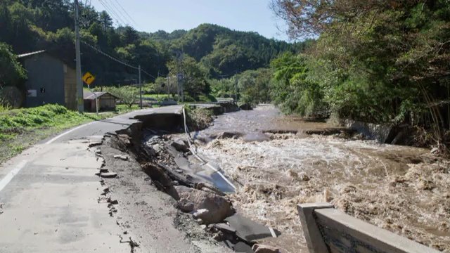 令和元年東日本台風　川俣町小島地区では住宅2棟が全壊・1棟が流失