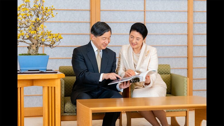 16日 御所･小広間（宮内庁提供）