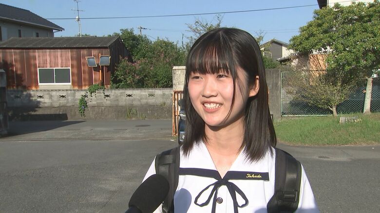 公用車を利用して通学する生徒