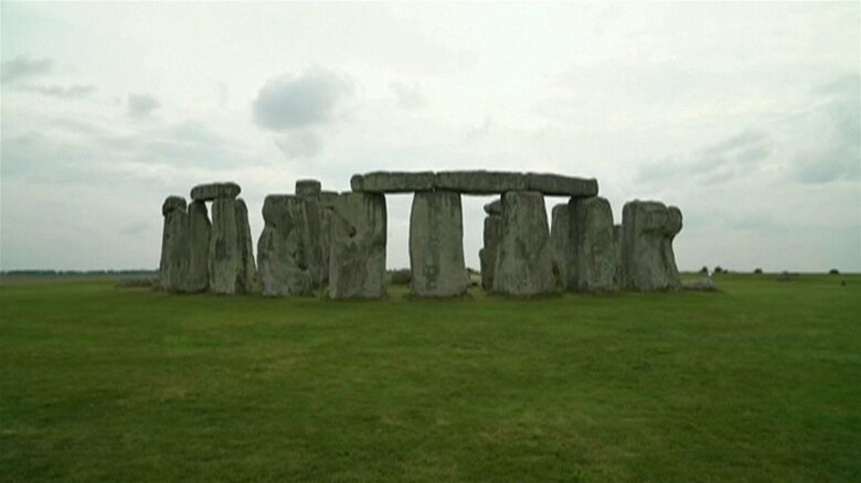 ストーンヘンジ（英・ソールズベリー）