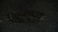 「汚水のマンホールが爆発」害虫駆除のガスバーナーでフタが吹き飛んだか　付近で害虫を追いかける人物も　福岡市