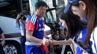 日本代表が帰国の途に　見送りのファンと記念撮影やサイン　小さなサポーターに森保監督「日本代表になってね」　【FIFAワールドカップ2026】