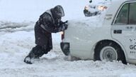 【車がスタック…どうする？】1月JAF札幌支部が対応した“雪トラブル”は前年の約6倍に_記録的大雪→プラス気温予想で“シャーベット状の道路”出現か…車のスタック脱出法を救出のプロに聞いた＜札幌市＞