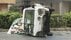 東京・新橋の交差点でトラック横転　運転手「雨でスリップした」　中…