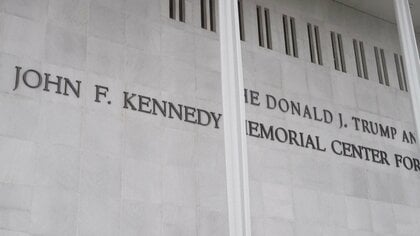 「ケネディ・センター」からトランプ大統領の名称削除　アメリカ連邦地裁が命令　トランプ大統領は判事に「恥を知れ」