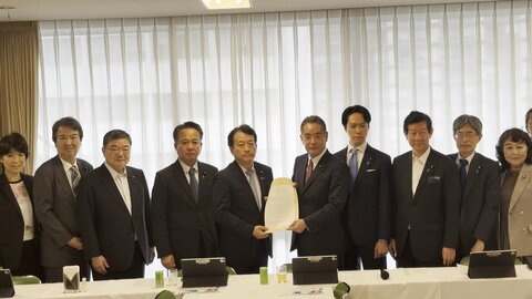 通称「クビアカ」防除戦略で自民党が緊急提言　「秋頃までは幼虫への薬剤防除が有効」今冬可能な財源措置を要求