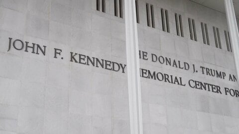 「ケネディ・センター」からトランプ大統領の名称削除　アメリカ連邦地裁が命令　トランプ大統領は判事に「恥を知れ」