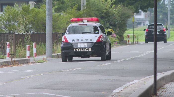 警戒するパトカー