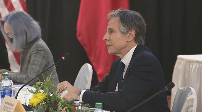 中国との会談で発言するブリンケン国務長官(18日、アメリカ・アラスカ州)