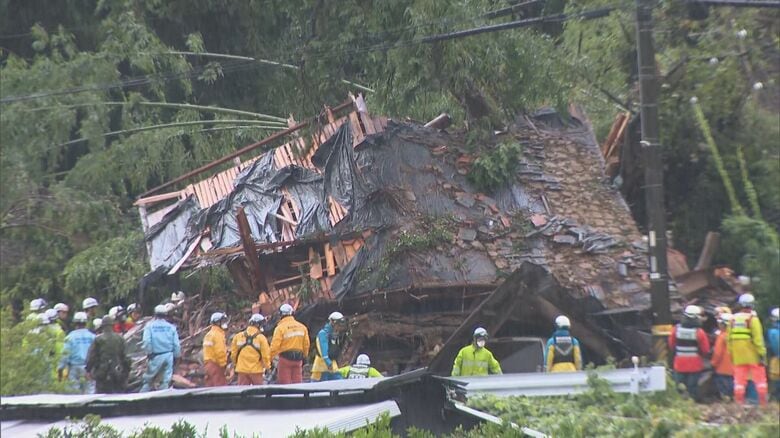 “避難の家族会議”開いたすぐ後に…住宅が押し潰され3人が死亡した土砂崩れから1年 遺族が語る後悔と教訓｜FNNプライムオンライン