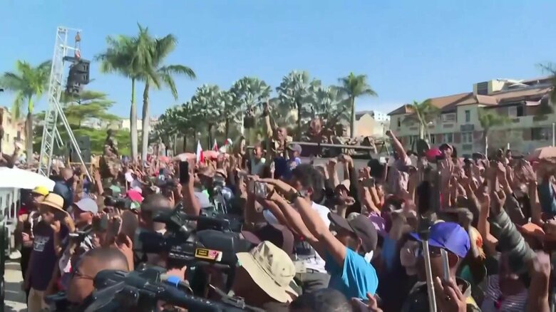反政府デモ激化のマダガスカルで軍が「権力を掌握した」と宣言…大統領官邸を占拠し国の機関の解散を発表　クーデター進行中か｜FNNプライムオンライン