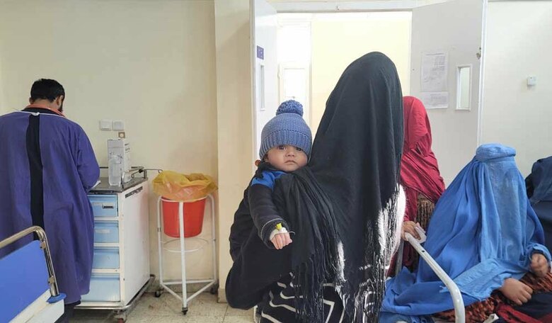 「食事を取る」か「暖を取る」か・・・究極の選択を迫られているアフガニスタン　肺炎と栄養失調が子どもたちの間で急増中
