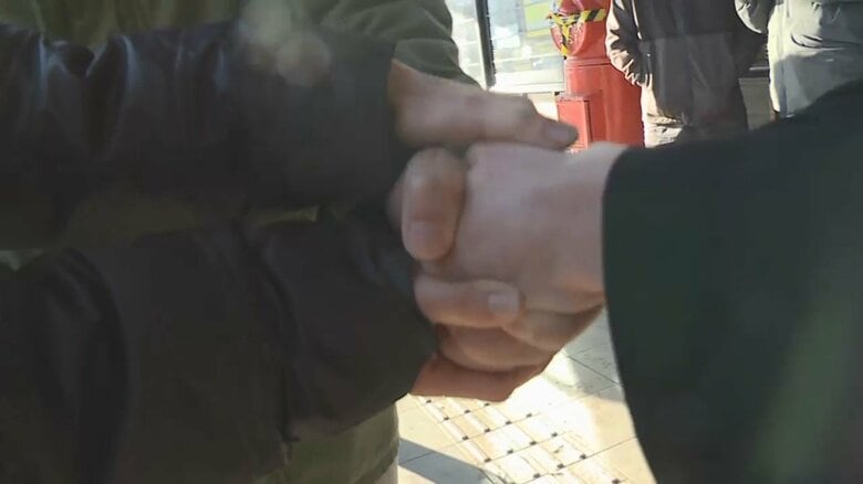 「頑張ってこいよ」固く手を握り合い…輪島市の中学生が集団避難　親元離れ約2カ月間白山市へ　避難の先に抱く“夢”｜FNNプライムオンライン