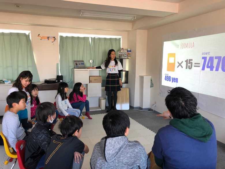 教科書を作るにあたって「費用」と「利益」も学ぶ