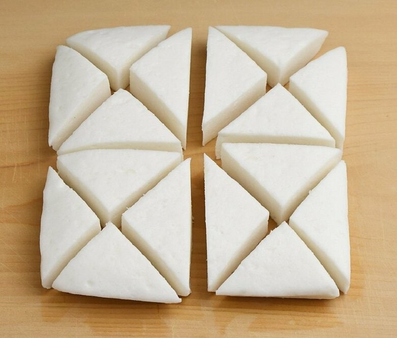 定規でカットされたはんぺん(提供:紀文食品)
