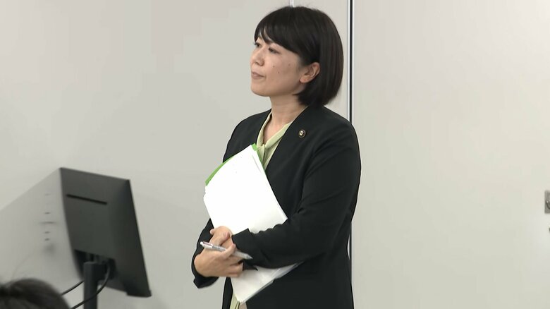 定例記者会見に臨む前橋市の小川市長　10月6日