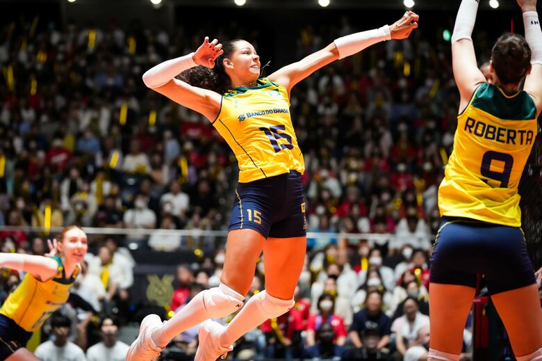 ブラジルのミドルブロッカー キャロル（写真：©️FIVB）