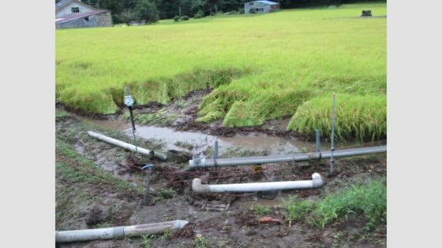 田んぼに土砂が流入する被害（福島県西郷村）