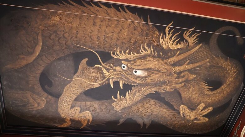 不忍池辯天堂内の天井に描かれた龍の絵