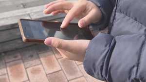 スマホで若者の「斜視」増加か…適正な距離と使用時間はどれくらい?