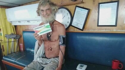 太平洋で3カ月漂流の男性（54）奇跡の救助　愛犬に勇気づけられ…雨水と生魚で生き延びる　発見したマグロ船にジョーク交え感謝