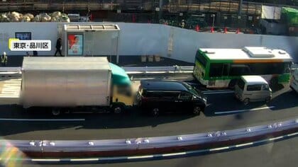 「間違えてアクセルを」前の車が詰まっているのにトラック発進…4台絡む玉突き事故で3人を救急搬送　第一京浜