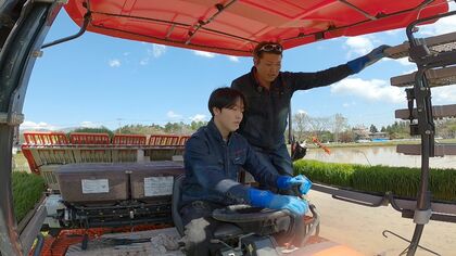 コメ不足と担い手不足の二重苦に立ち向かうコメ農家の親子「汚い・つらい・金にならない」イメージを覆す 「会社化×直播栽培」で切り拓くコメ作りの未来【岩手発】