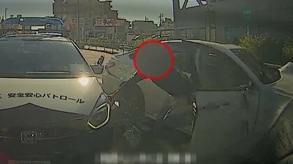 “逃走直前”の現場にブレーキ痕なし　盗難車で11人死傷ひき逃げ　2時間前には自動車販売店近くを“うろつく人物”　