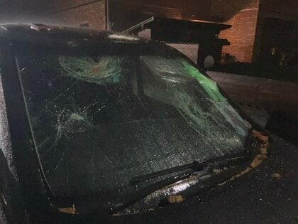 山梨県を震源とする最大震度6弱の地震　震度5弱を観測した静岡県小山町では物的被害　屋根瓦が崩落し駐車場の車に直撃　ダブル台風が接近する中で“二重苦”