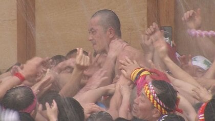 数年の間に離婚や火事を経験…天下の奇祭「はだか祭」主役の“神男” 厄を背負ってもみ合いの中へ【愛知発】