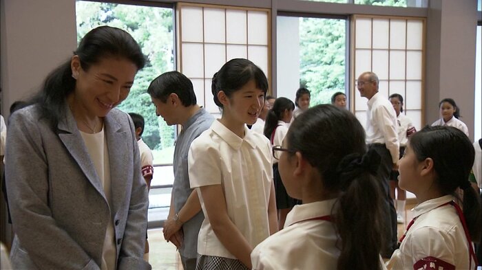 沖縄豆記者と懇談される皇太子ご一家（東宮御所）平成28（2016）年8月