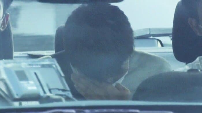 送検される柳本被告(2022年)