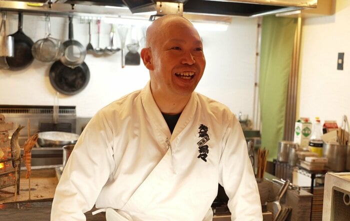 店主・濵﨑裕之さん　店名の由来は相撲の「はっけよい」から