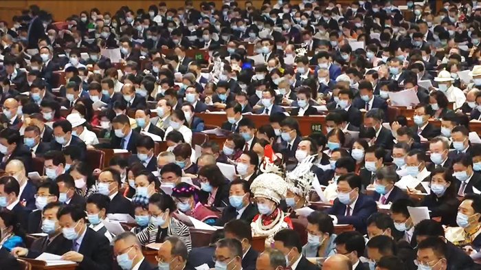 “ほぼ全員マスク” 異例の中国全人代 一方米世論調査「弱く見えてカッコ悪いからマスクをしない」男性が38%も