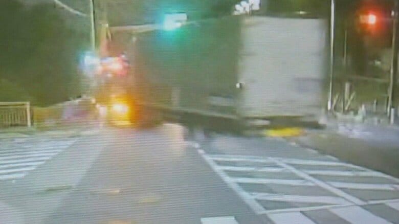 【速報】神戸・灘区で先月発生　大型レッカー車が電柱などに衝突した事故　「フットブレーキを頻繁に踏んで部品が過熱・利かなくなる」”フェード現象”発生か　レッカー車ブレーキ部品に熱で溶けた跡など見つかる｜FNNプライムオンライン