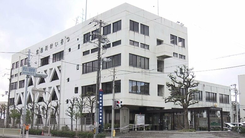 トラックが56歳男性と接触し逃走　男性は右手小指を骨折の重傷　大阪・東淀川区｜FNNプライムオンライン