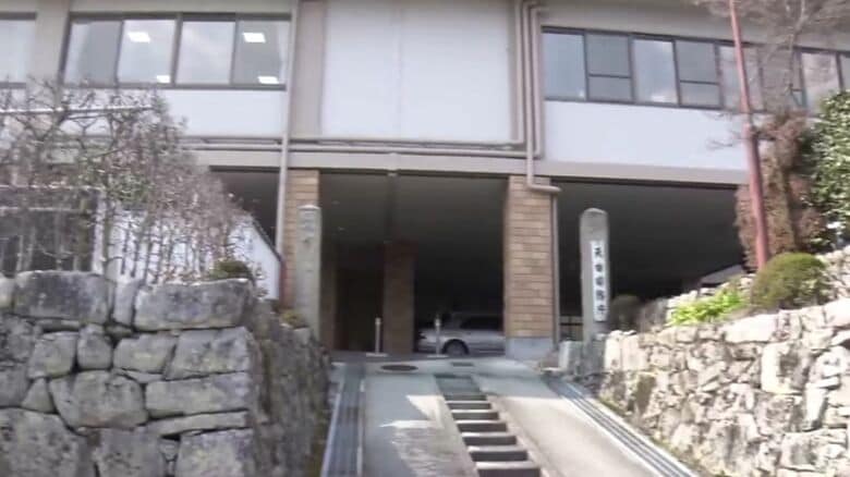 「坊主に逆らうと地獄に落ちる」尼僧が14年にわたり性暴力受けたと訴え「加害僧侶」を住職“罷免”・僧籍のはく奪はせず｜FNNプライムオンライン
