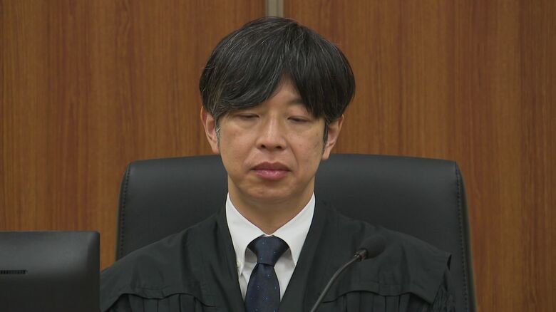 井戸裁判長は懲役30年を言い渡した