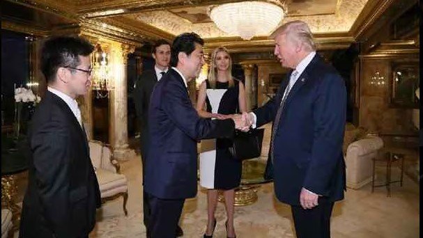 安倍元首相は当選後すぐトランプ氏に会いに行った　提供：内閣広報室