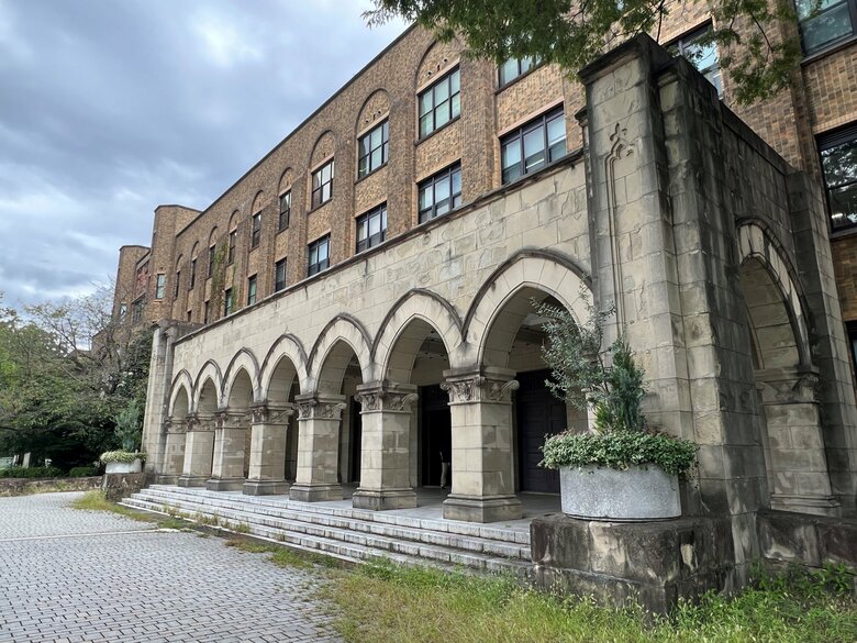 東大医学部付属病院（筆者撮影）