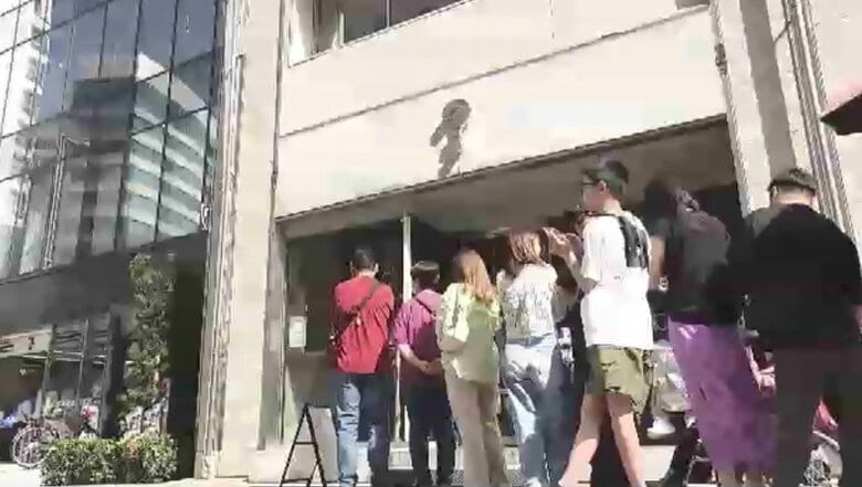 「I'm donut?」恒例の行列が