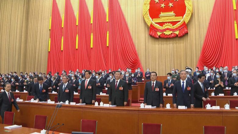 習氏は国家主席に再選され、異例の3期目に入った