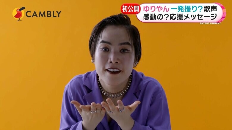 泣きまねからの「変顔」ギャグ