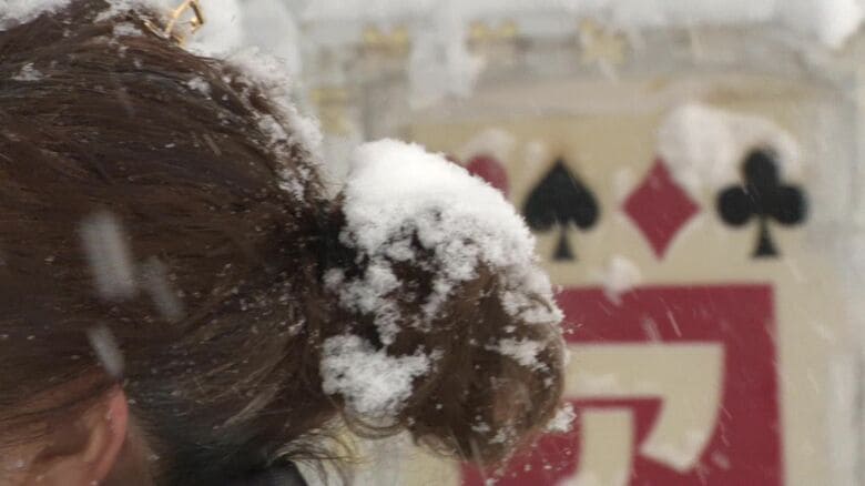 除雪をしていたら頭に雪が…