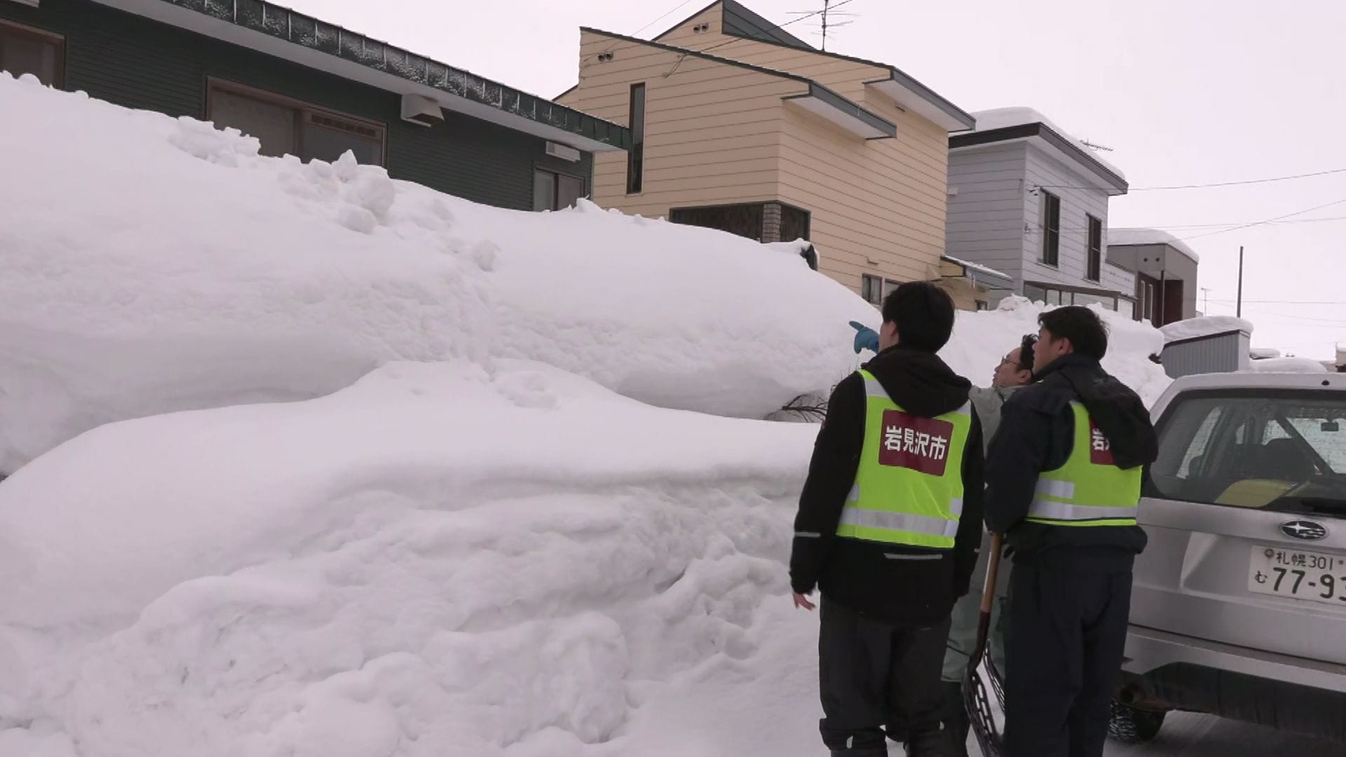 「積雪が平年の2倍超」落雪の恐れ…北海道岩見沢市が約2500世帯対象に“落雪事故防止パトロール”―市民もうんざりの大雪に2度目の対応